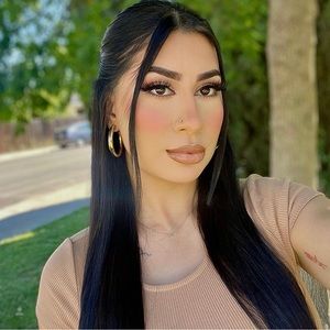 Meet your Posher, Karina